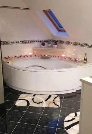 Au Caprice Du Mont فندق مبيت وإفطار Vains